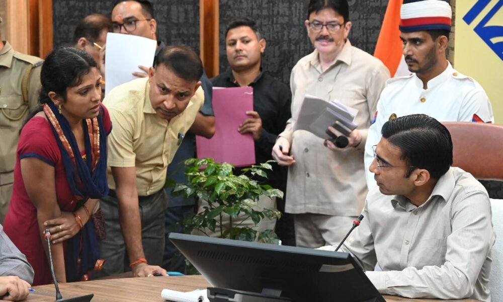 मुख्यमंत्री के जन सेवा संकल्प को देहरादून प्रशासन दे रहा गति, जनता की समस्याओं पर त्वरित कार्रवाई…